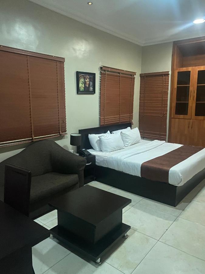 Posh Hotel And Suites Ikeja Extérieur photo
