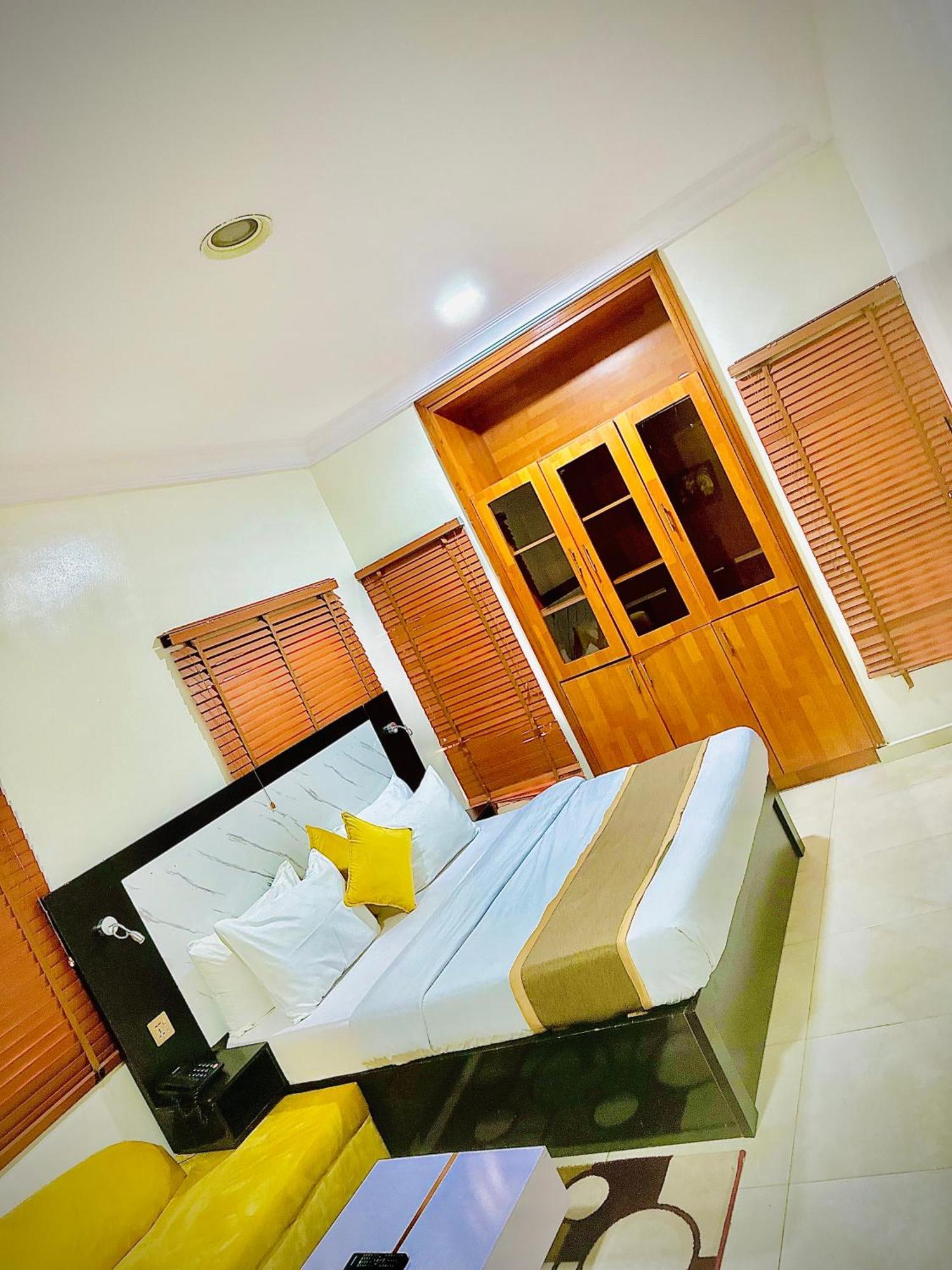 Posh Hotel And Suites Ikeja Extérieur photo