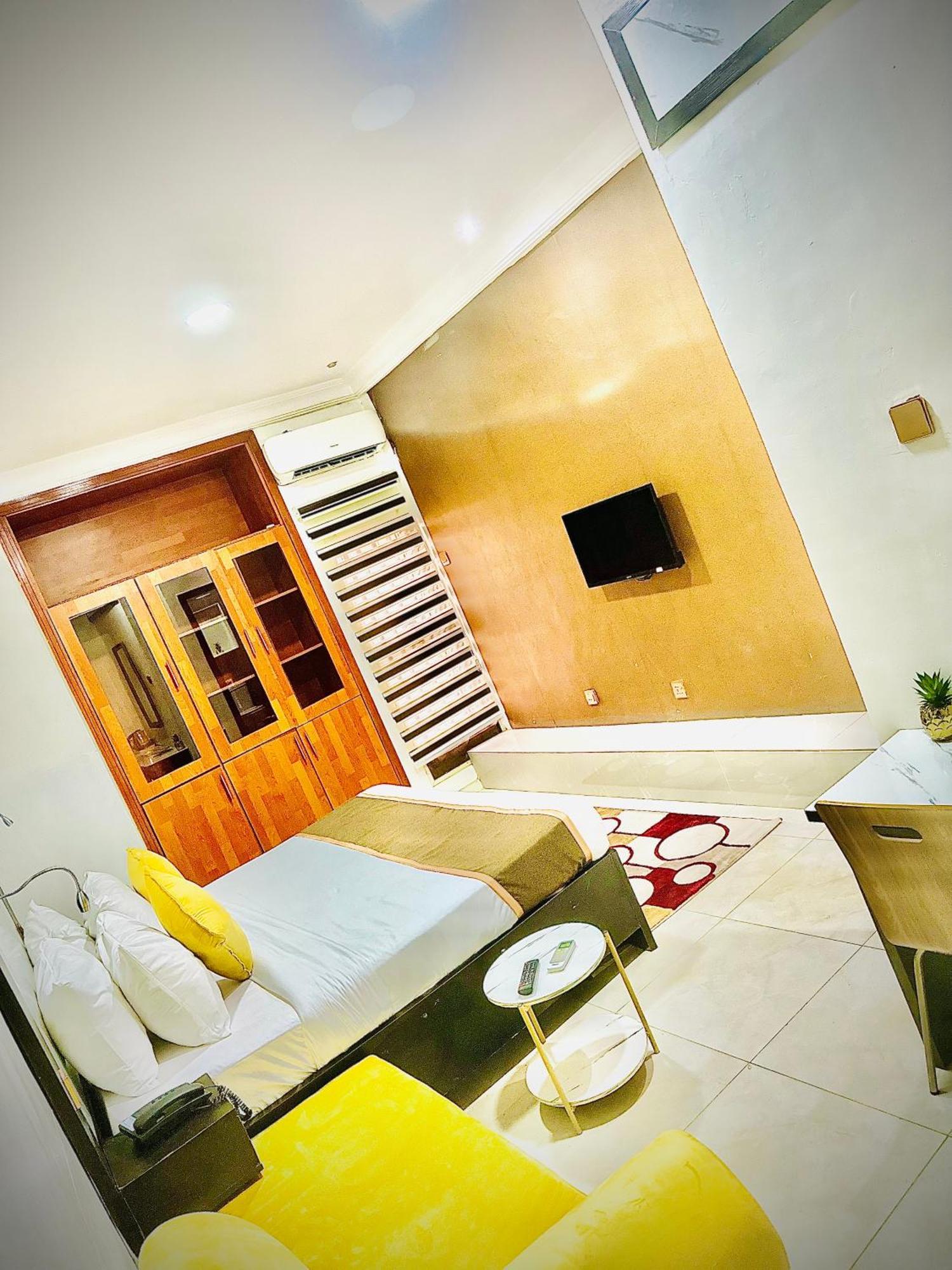 Posh Hotel And Suites Ikeja Extérieur photo