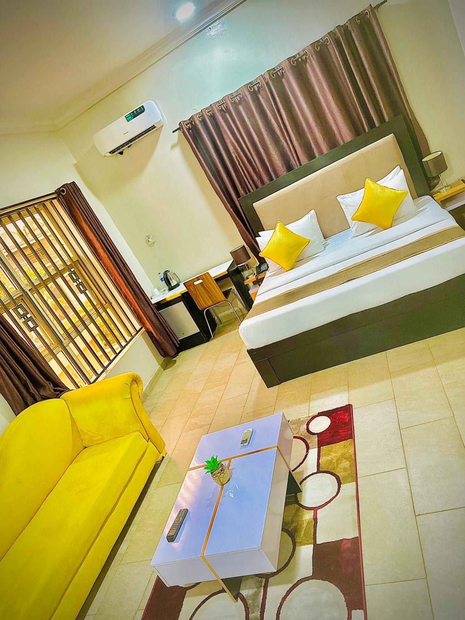 Posh Hotel And Suites Ikeja Extérieur photo