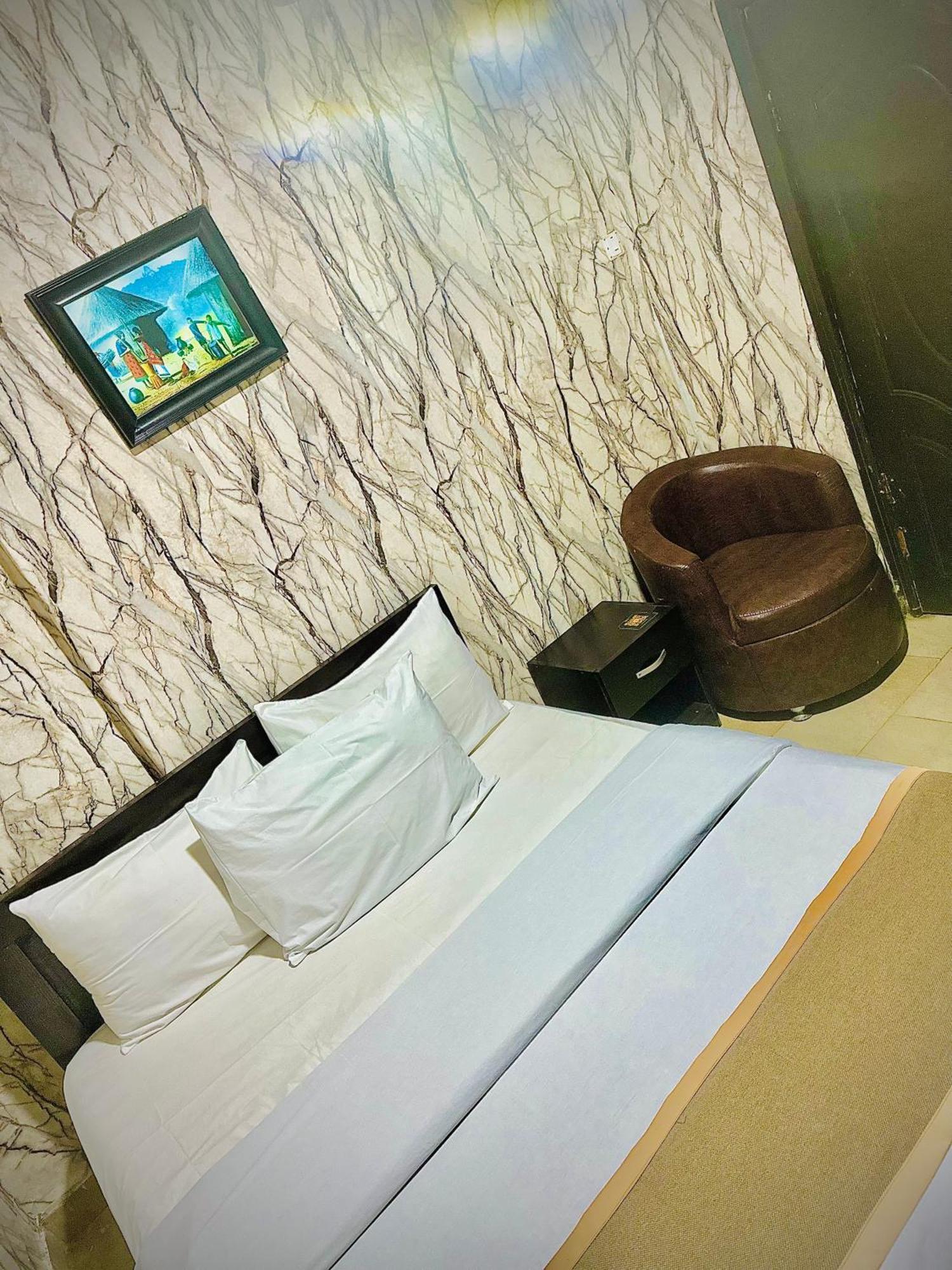 Posh Hotel And Suites Ikeja Extérieur photo