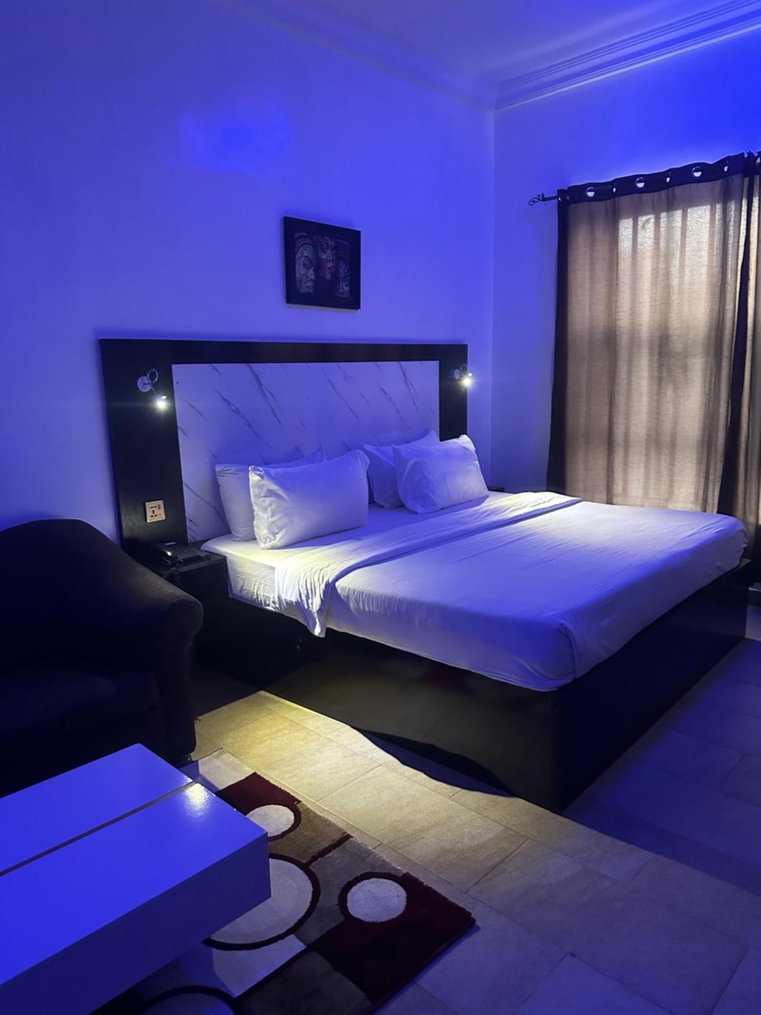 Posh Hotel And Suites Ikeja Extérieur photo