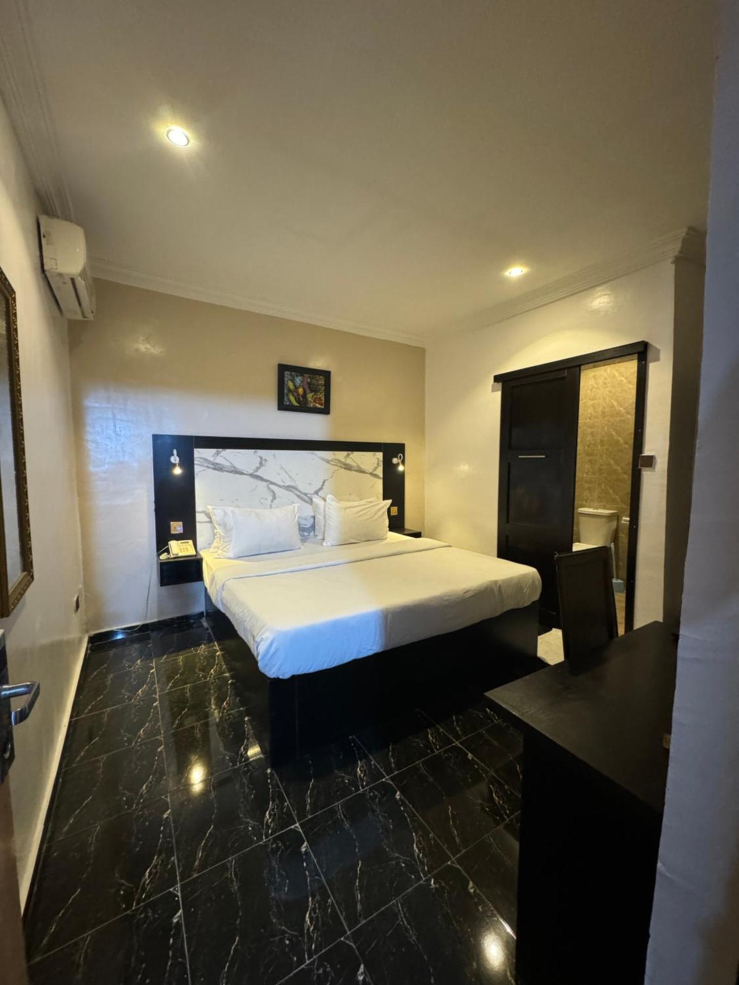 Posh Hotel And Suites Ikeja Extérieur photo
