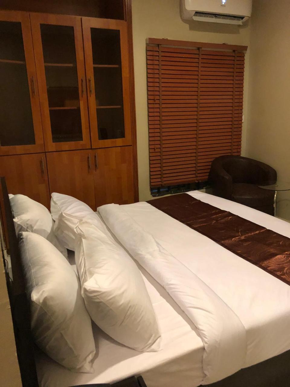 Posh Hotel And Suites Ikeja Extérieur photo